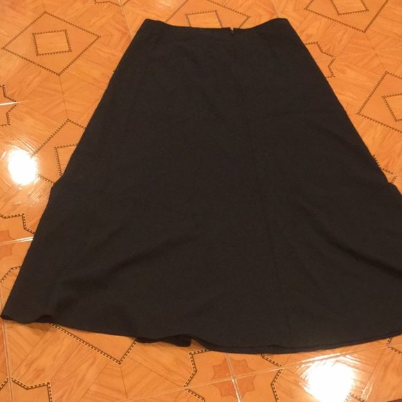 Mandee black maxi skirt size 11 with zipper NWOT - Picture 3 of 4